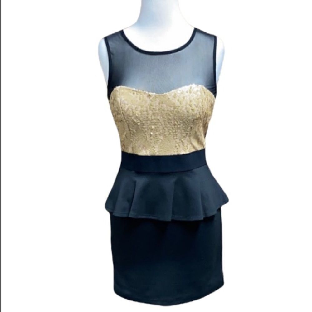 Speechless Sleeveless Gold Sequin Peplum dress M